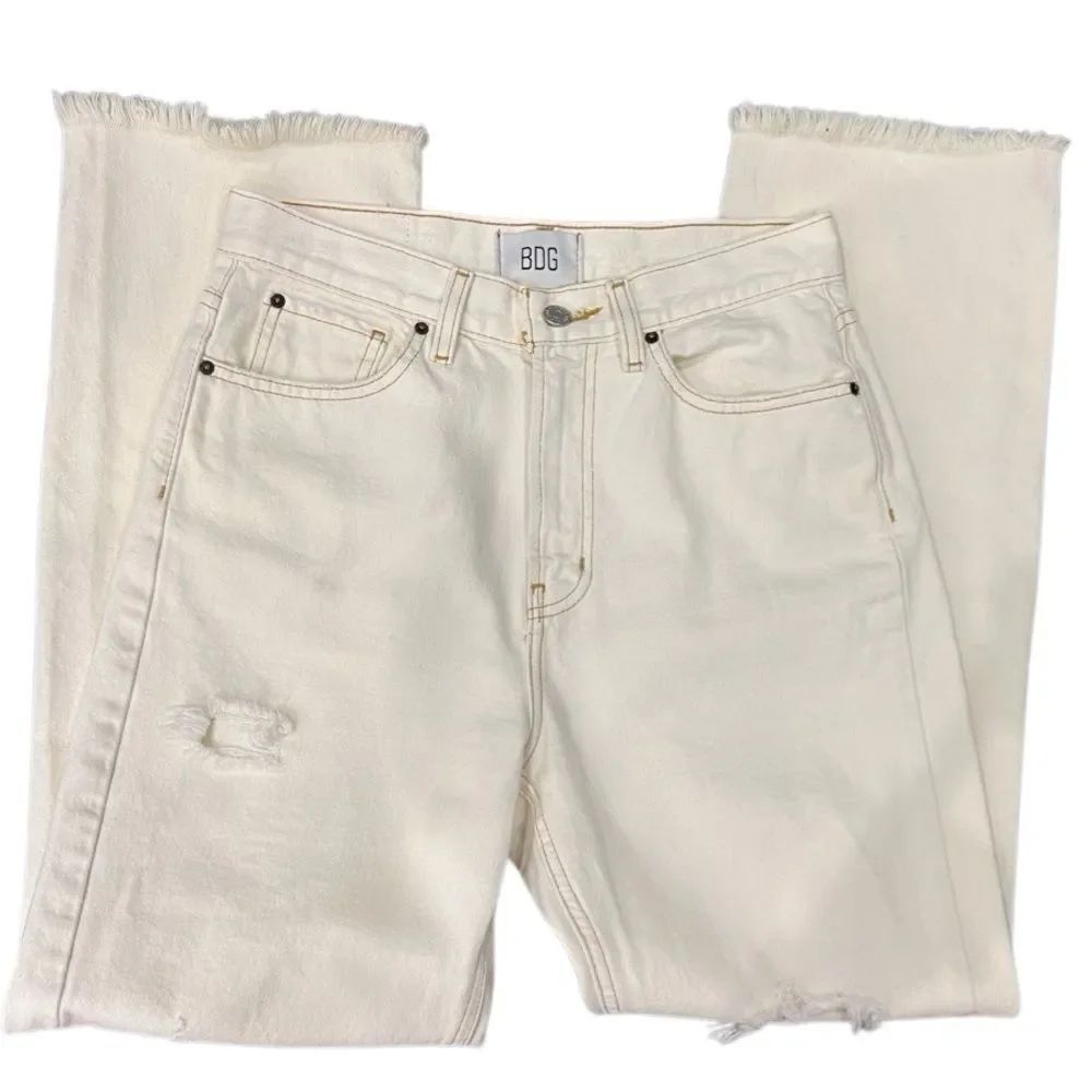 BDG HIGH-WAISTED COWBOY JEAN IN DISTRESSED IVORY Size 29